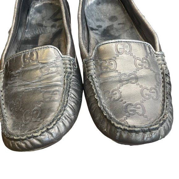 Gucci Silver Embossed Logo Driving Moccasin Size 7 - Picture 4 of 10